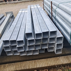 80x80x3 mm stolpe för nedgjutning, längd: 1,75 m.