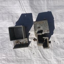 Begagnade höjningsbeslag 70 x 70 skål för fångstgrind 2"