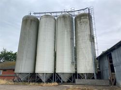 4 st. begagnade Tunetanken-silor