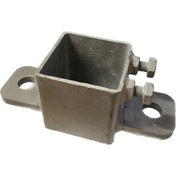 Höjningsbeslag med 2 flikar för 70x70 mm stolpe