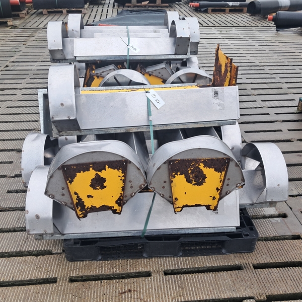 24 st. begagnade Mullerup foderautomater 