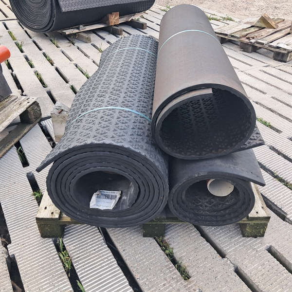 Utförsäljning av Delta diam 16 mm gummigolv 