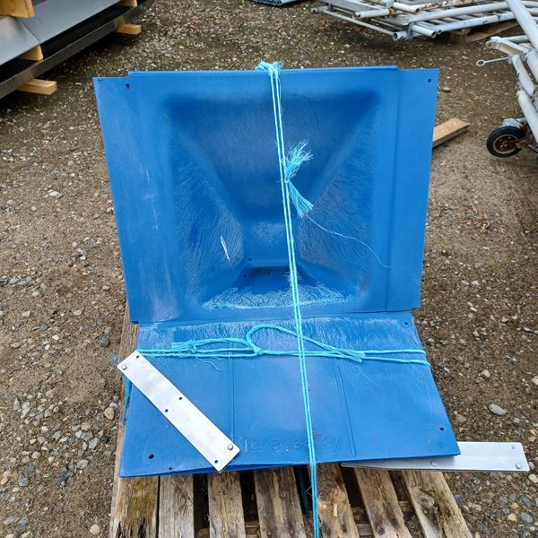 40 st. begagnade fodertråg DeLaval 76x60 cm 