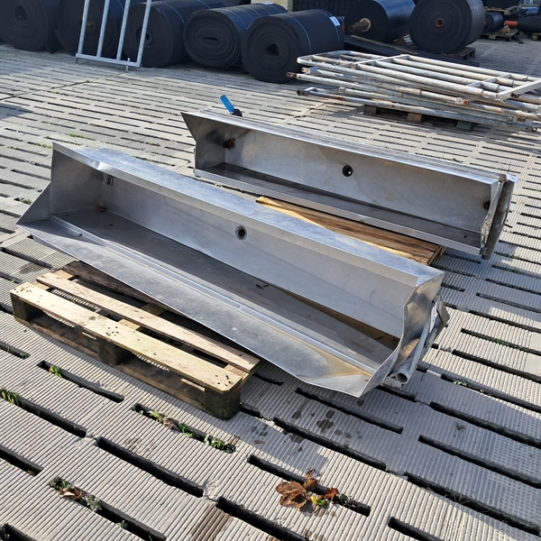 2 st. begagnade vattenkar för stolpar längd: 2 m VK27