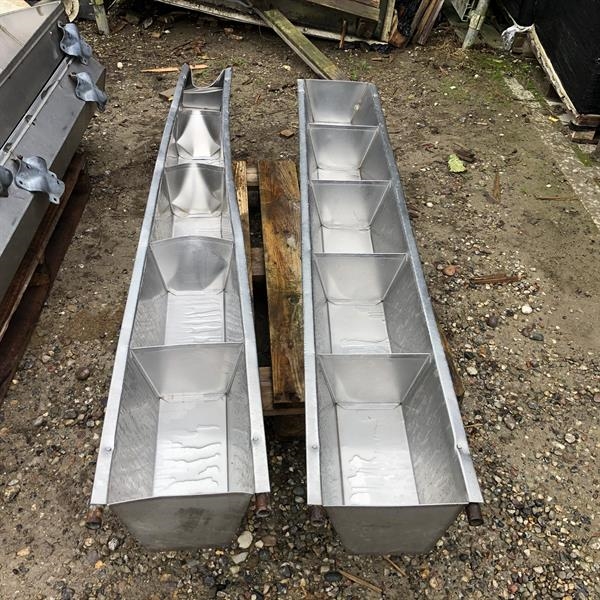 1 st. begagnat fodertråg i rostfritt stål längd: 1,91 bredd: 0,32 m foder4